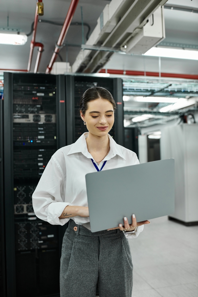 IT expert monitoring cloud solutions for businesses in Singapore.